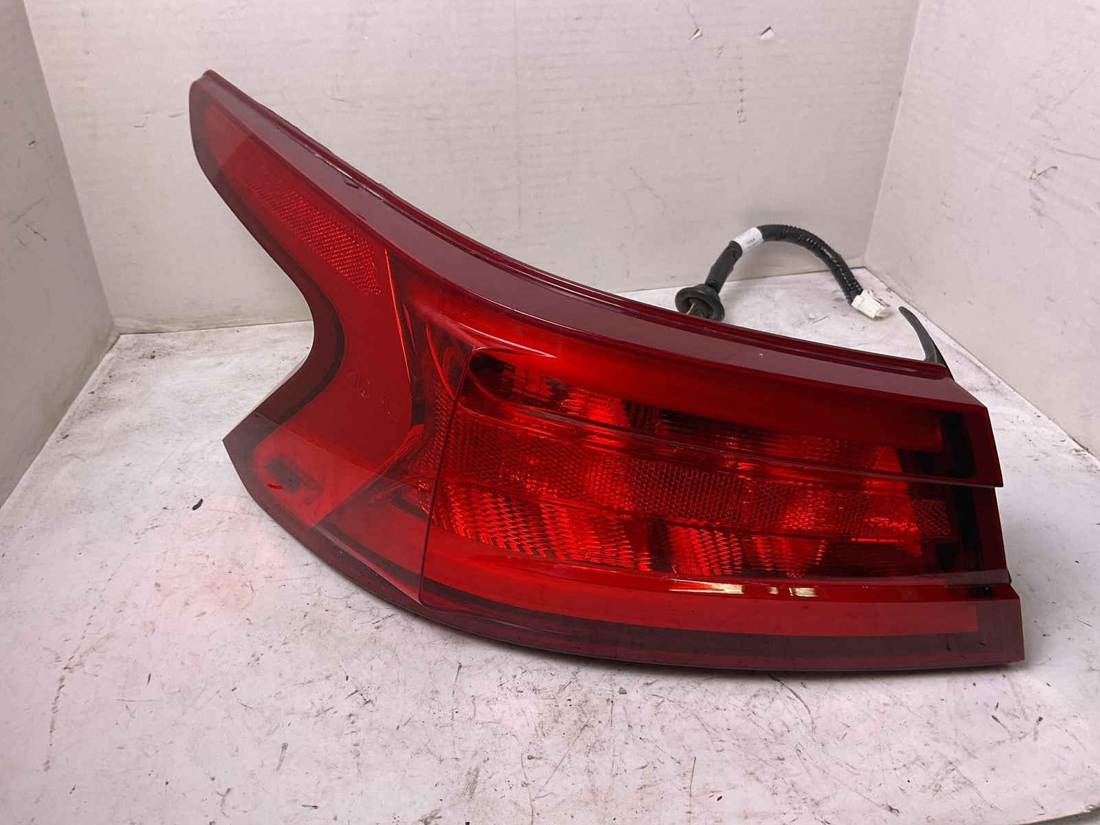 Tail Light Assembly NISSAN MAXIMA Left 16 17 180